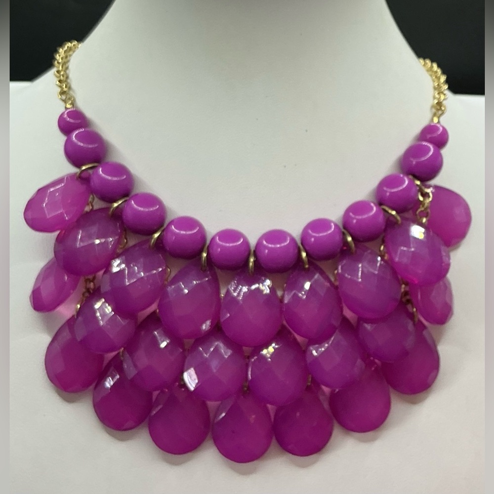 SIMPLE ADDICTION PURPLE BEADED LAYERED BIB STYLE STATEMENT NECKLACE